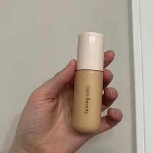 Rare Beauty Positive light Foundation 26W